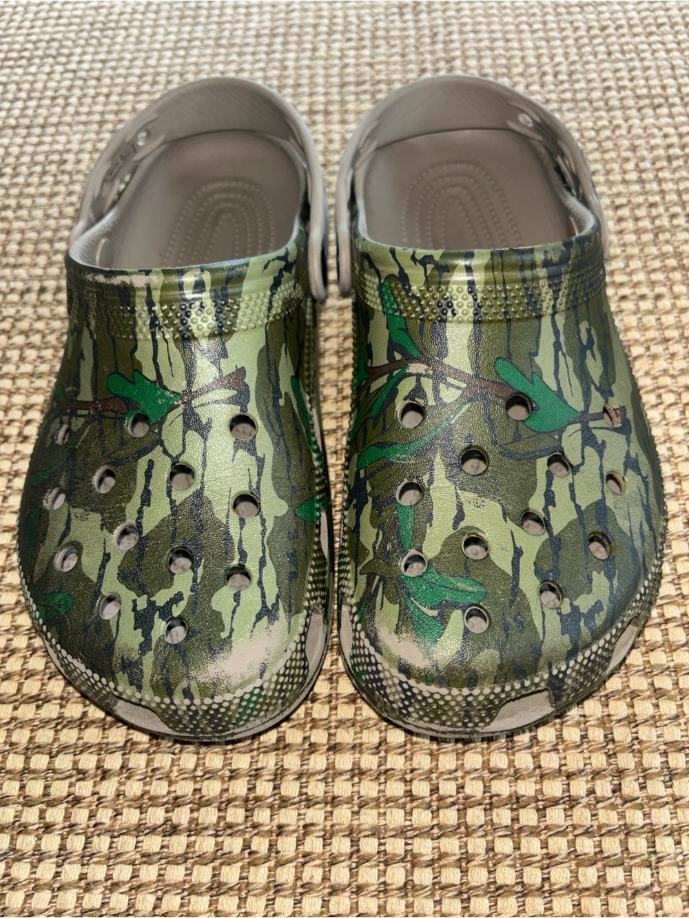 CROCS Men's Camo Size 6